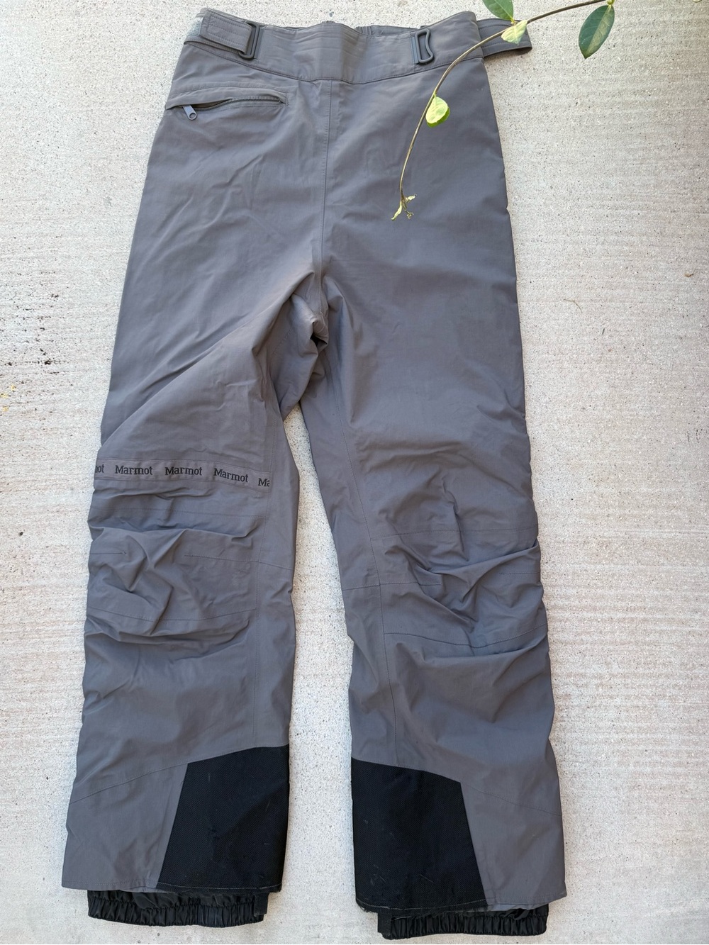 Marmot Men's Gray Outdoor Cargo Snow Pants with Black Reinforced Cuffs